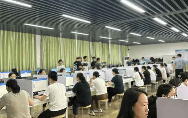 主管护师中级和护理学中级一样吗(主管护师中级与护理学中级相同)